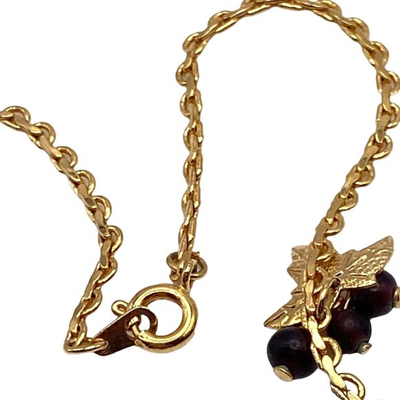 Grape Necklace Womens Very Dark Red Bead Gold Tone Leaves Retro Toggle Chain - Picture 6 of 10